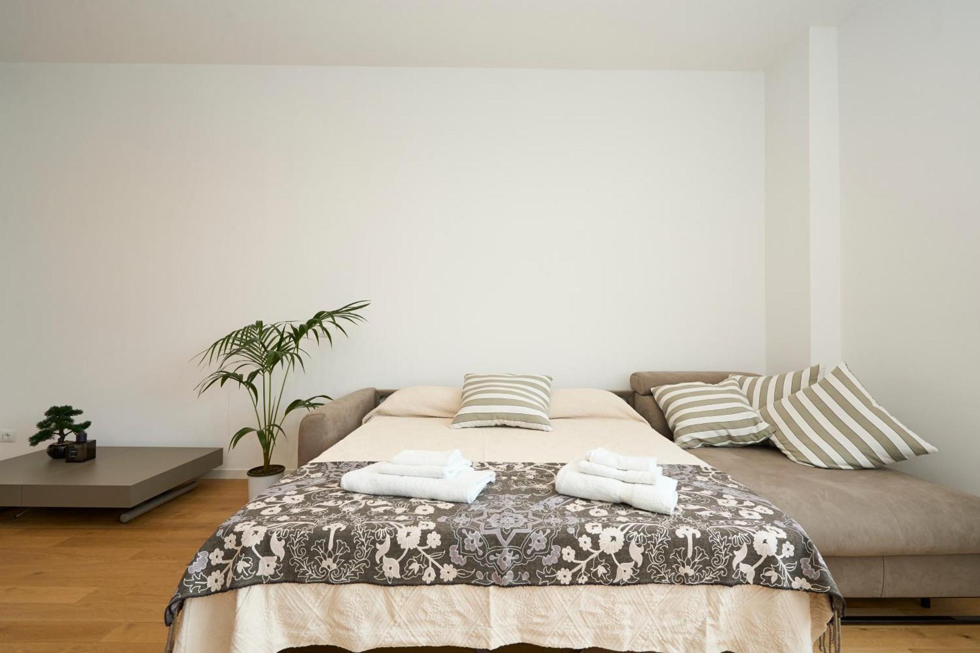 Luxury Design Suite - 20 Minutes From Duomo-Navigli ミラノ エクステリア 写真